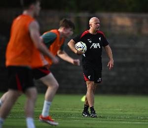 ESPN：利物浦vs普雷斯顿季前赛将如期进行，赛前可能有悼念活动